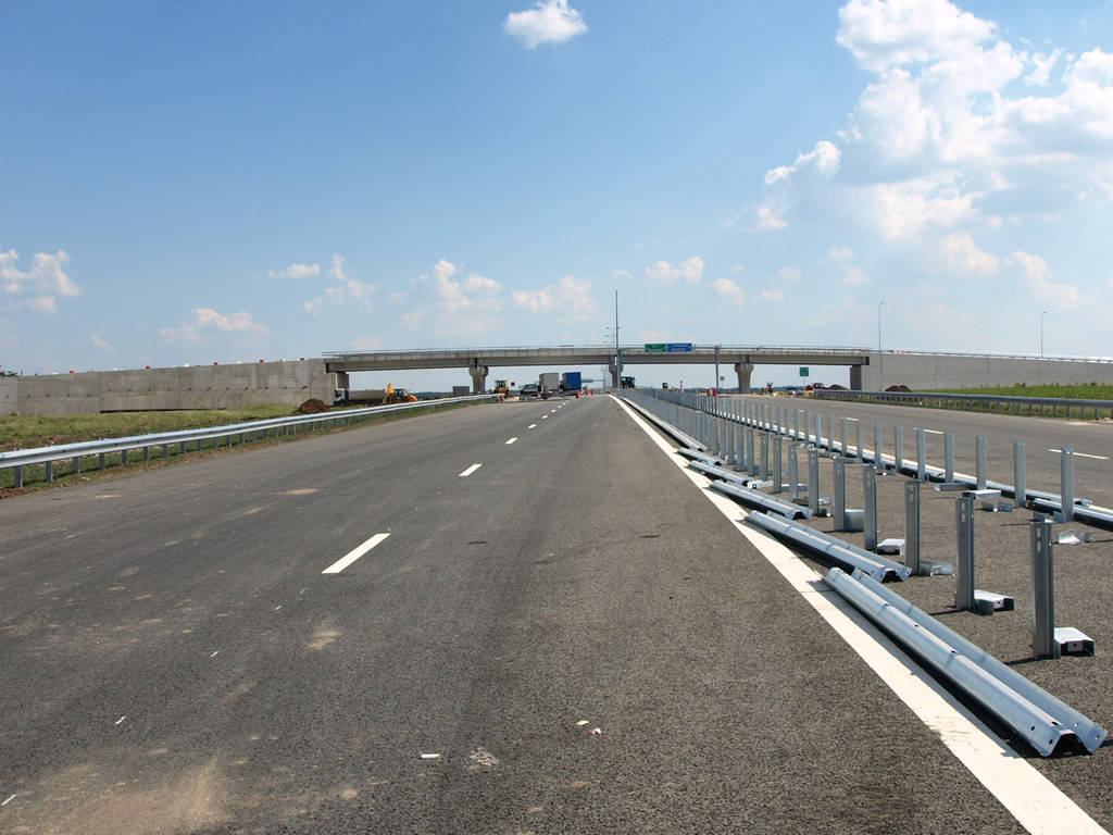 Oamenii de afaceri solicită finalizarea de urgență a lucrărilor de infrastructură