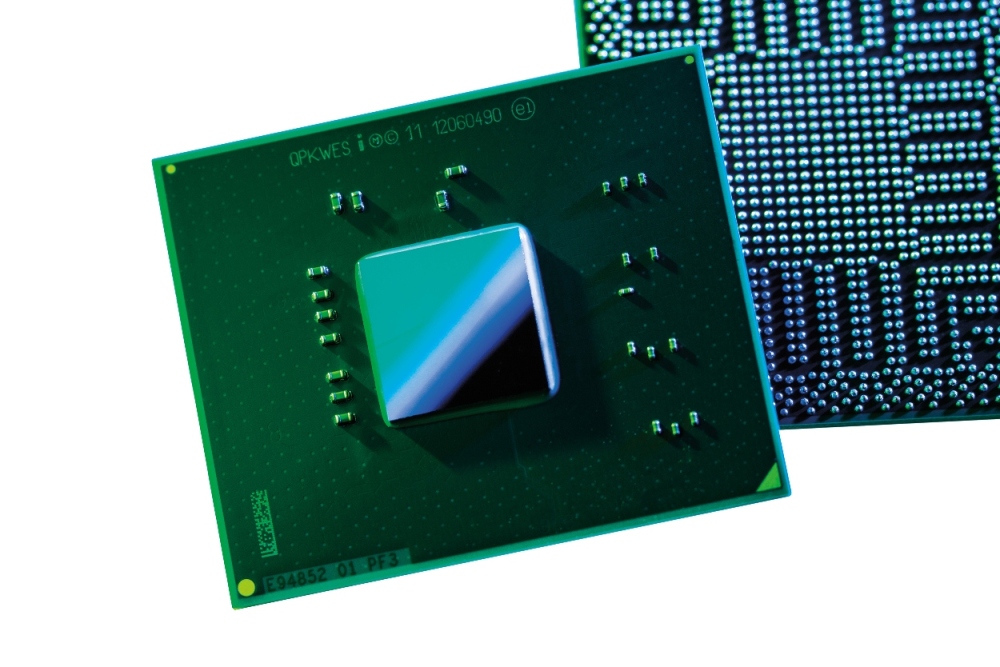 Intel lansează primul procesor din lume dedicat serverelor de 6W