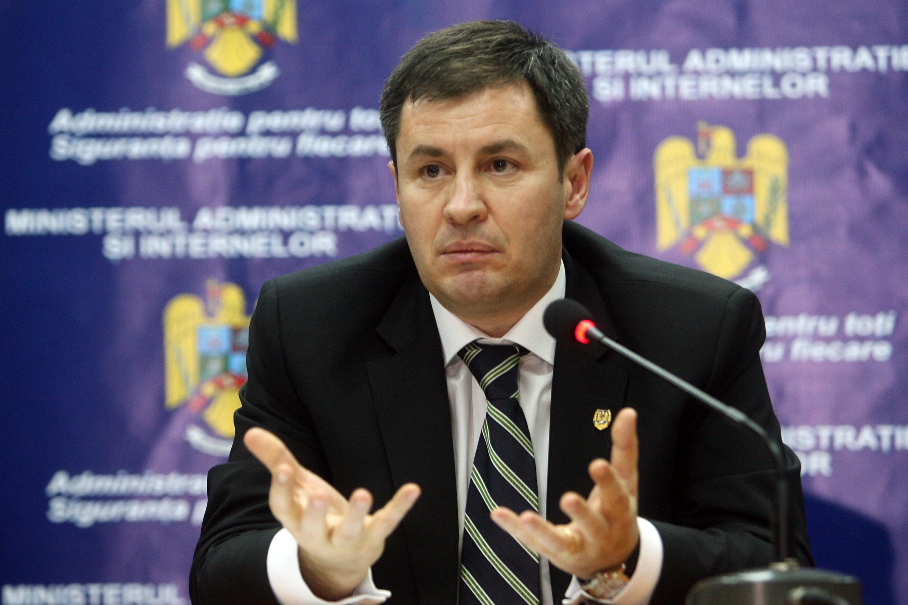 Igaș: „Există șefi care câştigă dublu decât câştigă ministrul”