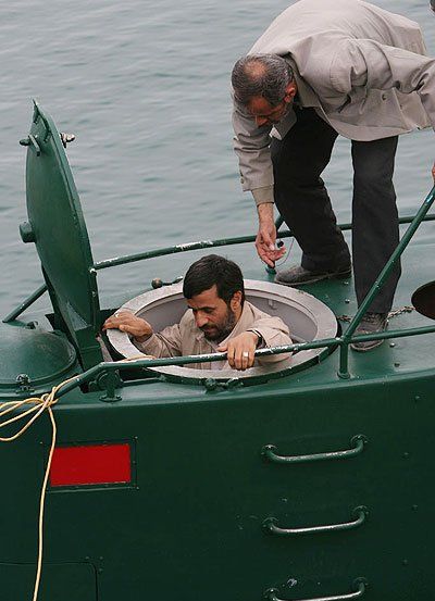 Iranul începe proiectarea primului său submarin nuclear