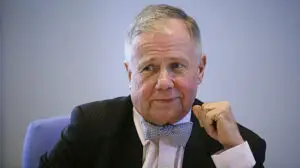 Vocile care anunţă prăbuşirea SUA se înmulţesc. Jim Rogers se aşteaptă la o stagflaţie mai gravă ca în `70