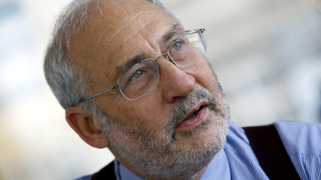 Joseph Stiglitz: „Tiparniţa de bani nu va salva economia americană”