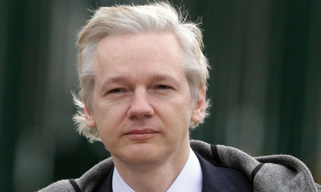 Julian Assange depune un ultim recurs la decizia de extrădare către Suedia