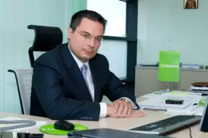 Cosmote România îşi măreşte cota de piaţă