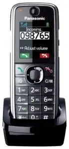 Vodafone a lansat un telefon dedicat persoanelor în vârstă