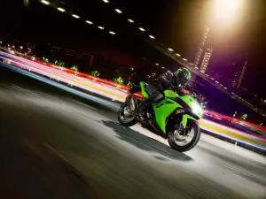 Cadouri de la Moș: Kawasaki cu garanție dublă și fără limită de kilometri
