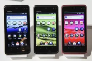 Smartphone-ul de 8,7 mm care ştie să înoate