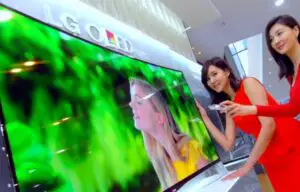 Televizorul OLED cu ecran curbat a ajuns în Europa