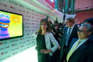 LG a lansat noua generaţie de televizoare 3D la Paris