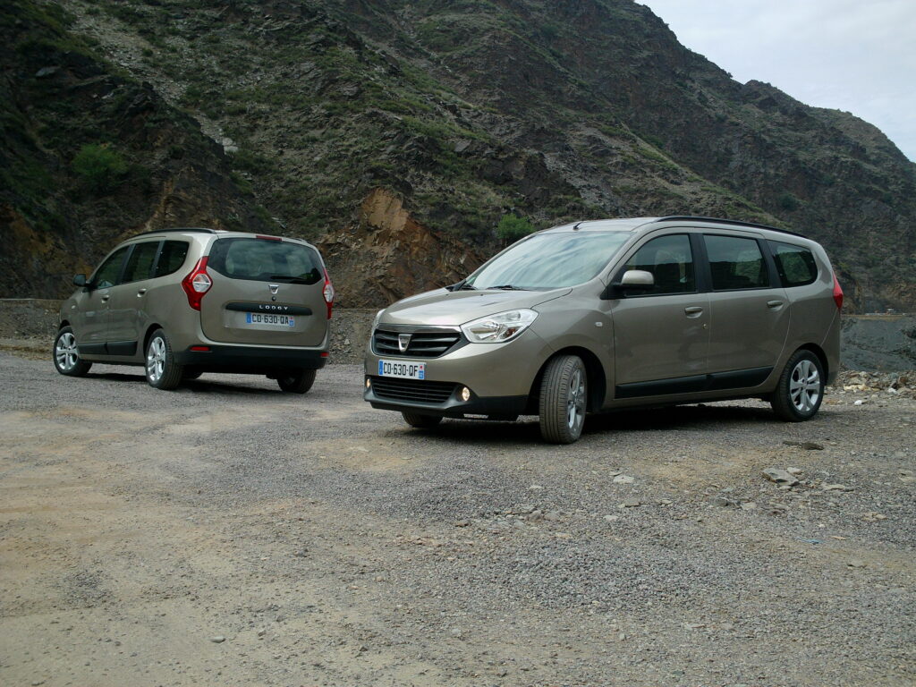 Dacia Lodgy testată în Maroc: Vehiculul contrastelor I FOTO