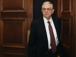 Patru miniştrii greci şi-au dat demisia din guvern