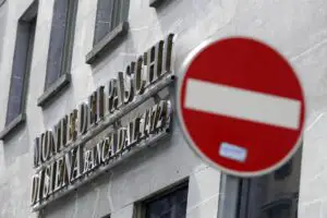 SALVAREA unei MARI BĂNCI de către stat a scăpat de blocarea prin tribunal