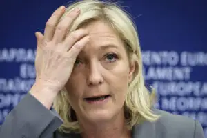 FĂRĂ PRECEDENT: Un sfert din alegătorii francezi au votat ieşirea din UE!