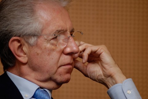 Mario Monti prezintă planul său de austeritate pentru Italia