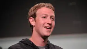 Câte fotografii sunt pe Facebook