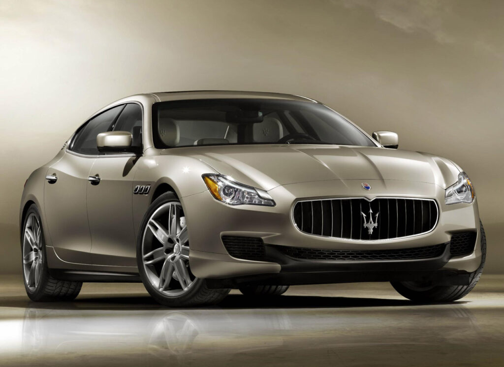 Un chinez bogat și-a pus Maserati-ul la bătaie…cu ciocane