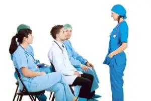Medicii vor putea lucra după program în spital, în regim de taxă