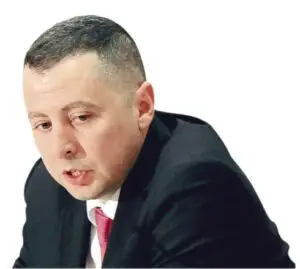 Ce planuri are noul lider al pieţei asigurărilor