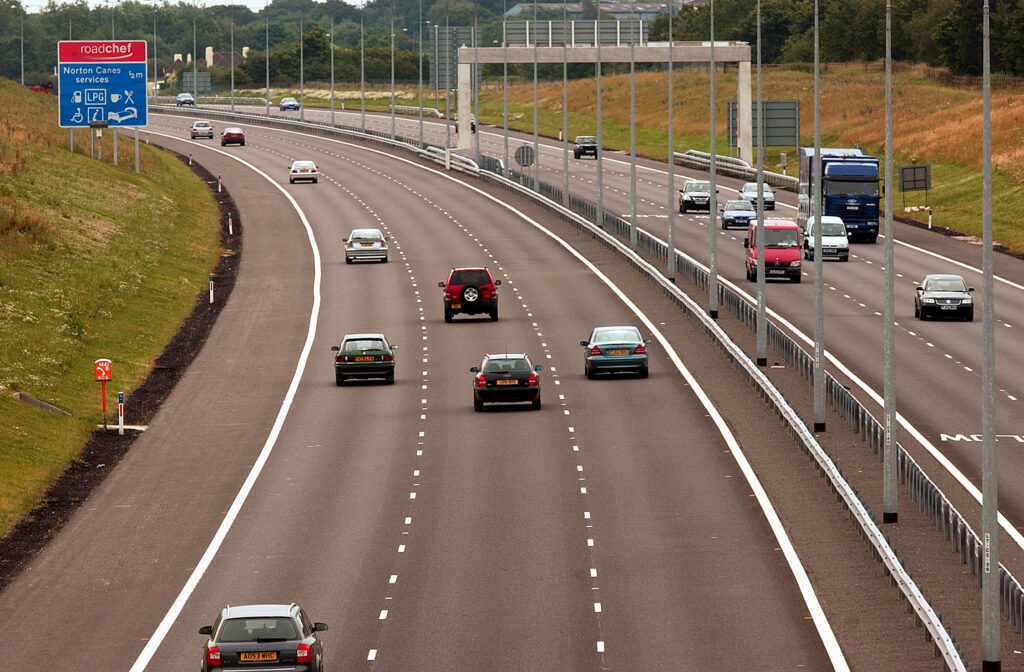 Câţi kilometri de autostradă a construit fiecare stat din UE în ultimii 20 de ani. Vezi pe ce loc e România