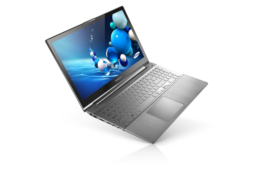 CES 2013: Samsung lansează noi modele de notebook-uri Seria 7 CHRONOS
