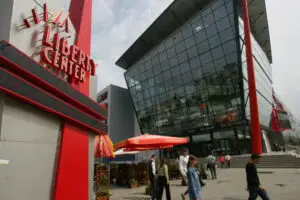 Noile fabrici ale Bucureştiului: malluri, birouri şi apartamente