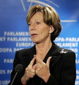 Comisarul european Neelie Kroes vrea să vadă o femeie în fruntea companiei Apple