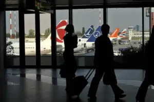 Noul terminal pentru plecări al aeroportului Otopeni va fi inaugurat oficial mâine