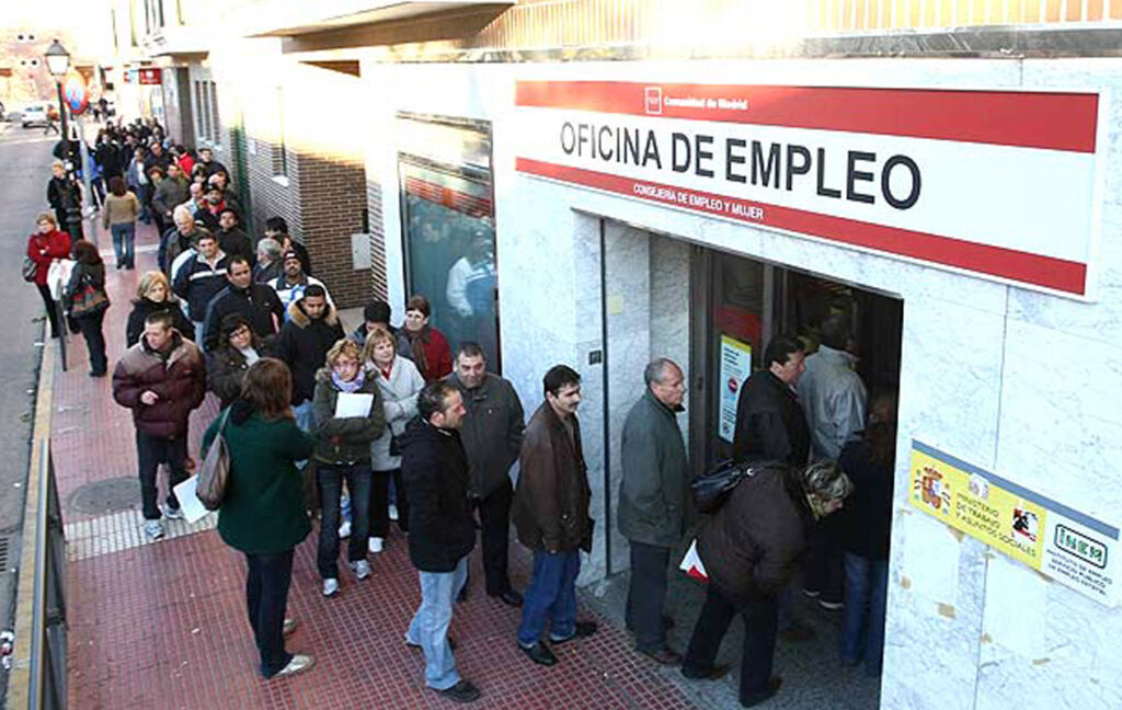 Spania: Aproape jumătate dintre tineri ar accepta orice loc de muncă, indiferent de salariu