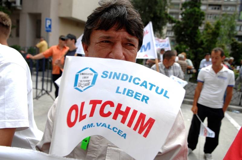 Peste 1.000 de oameni aşteptaţi din nou să protesteze la Oltchim