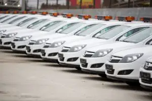 Vânzările de flote, salvarea comercianților auto