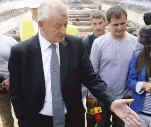 Primarul Oprescu momește alegătorii bucureșteni cu 11.000 de locuri de parcare