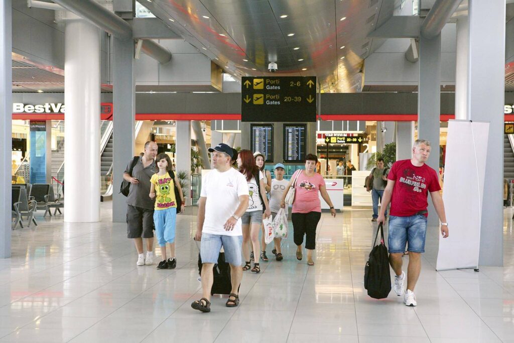 Cursele low-cost majorează cu 45% traficul de pasageri de la Aeroportul Otopeni
