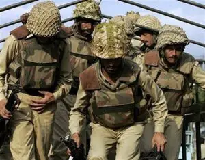SUA confirmă suspendarea parţială a ajutorului lor militar către Pakistan