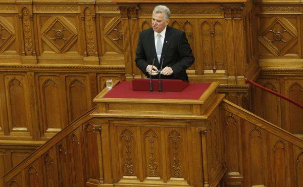 Preşedintele Ungariei demisionează, după ce a fost acuzat de plagiat