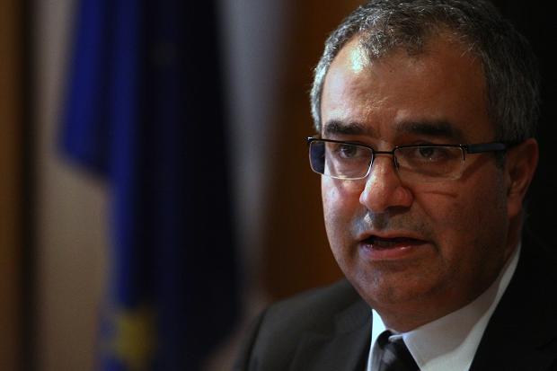 Ciprul ar fi trebuit să ceară mai devreme ajutor, susţine guvernatorul Băncii centrale