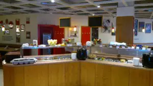 Restaurantul magazinului kika reduce prețurile cu 30% și intră pe un nou segment: livrarea la domiciliu