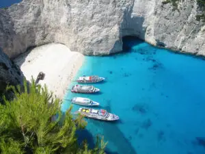 Nemţii îi lovesc pe greci unde îi doare mai rău