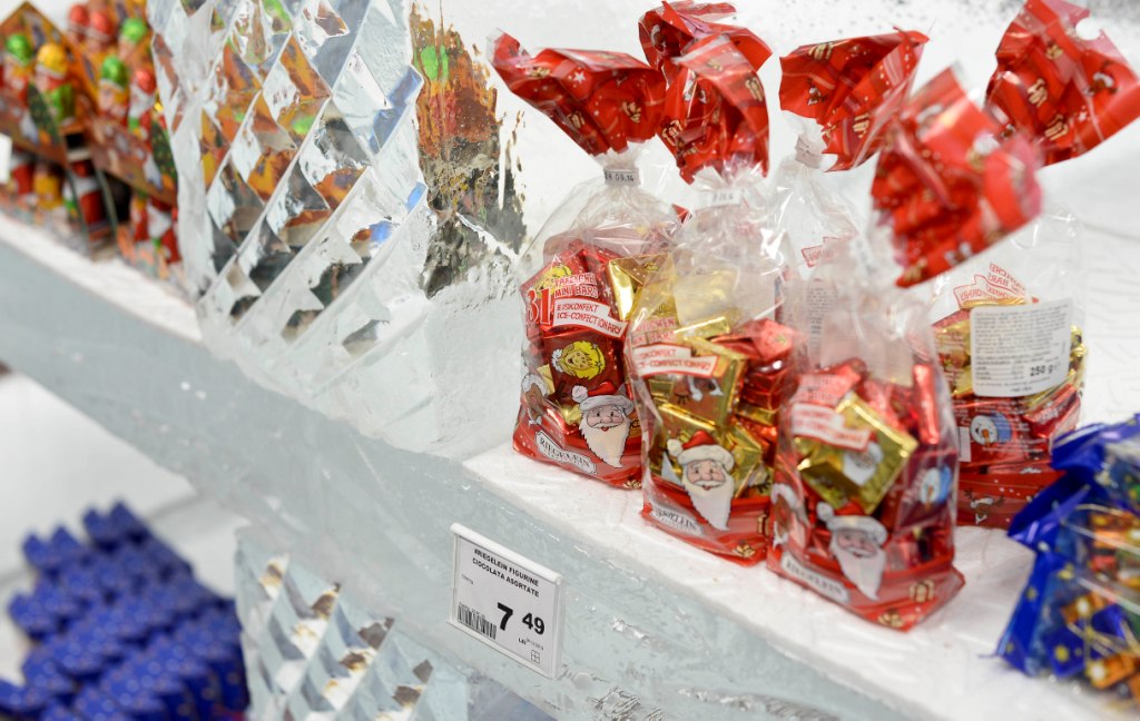 FOTO Un supermarket din gheață – ultima găselniță de marketing a celor de la Profi