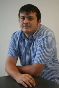 Scuipați aici! Eu v-am privat de banii din asigurare
