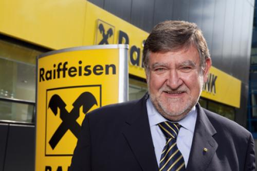 Surpriză la vârful Raiffeisen: Directorul general demisionează, fiind suspectat de tranzacții prin conturi offshore