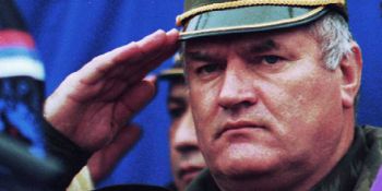 Ratko Mladic va fi operat de hernie
