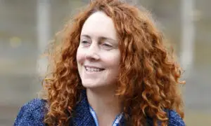 Fosta directoare a News International, eliberată pe cauţiune
