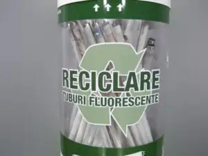 Recolamp: creştere cu 170% a colectării şi reciclării deşeurilor de echipamente de iluminat