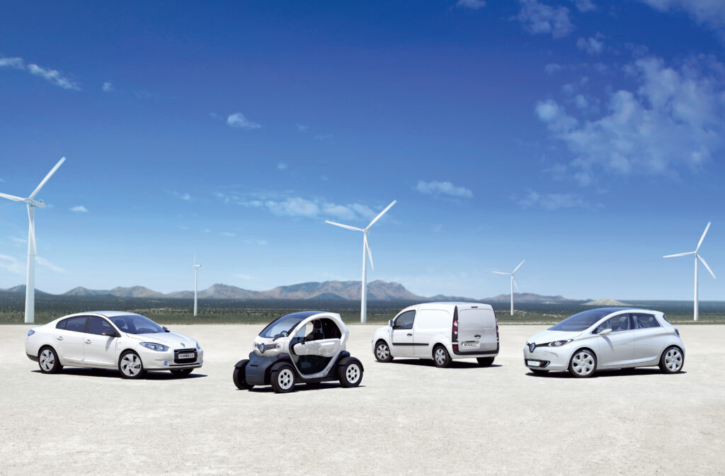 Renault, Schneider Electric, Siemens şi Electrica, vor să conecteze mașinile electrice la priză