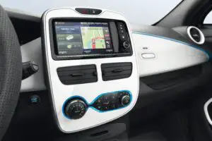Renault amână livrările modelului electric ZOE din cauza unei probleme de soft