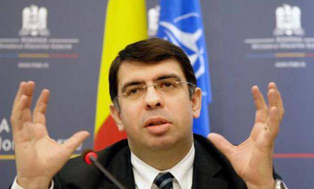 Robert Cazanciuc a depus jurământul de învestitură în funcţia de ministru al Justiţiei