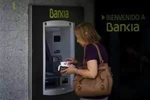 Spania este pe drumul cel bun cu reforma sistemului bancar, consideră Comisia Europeană