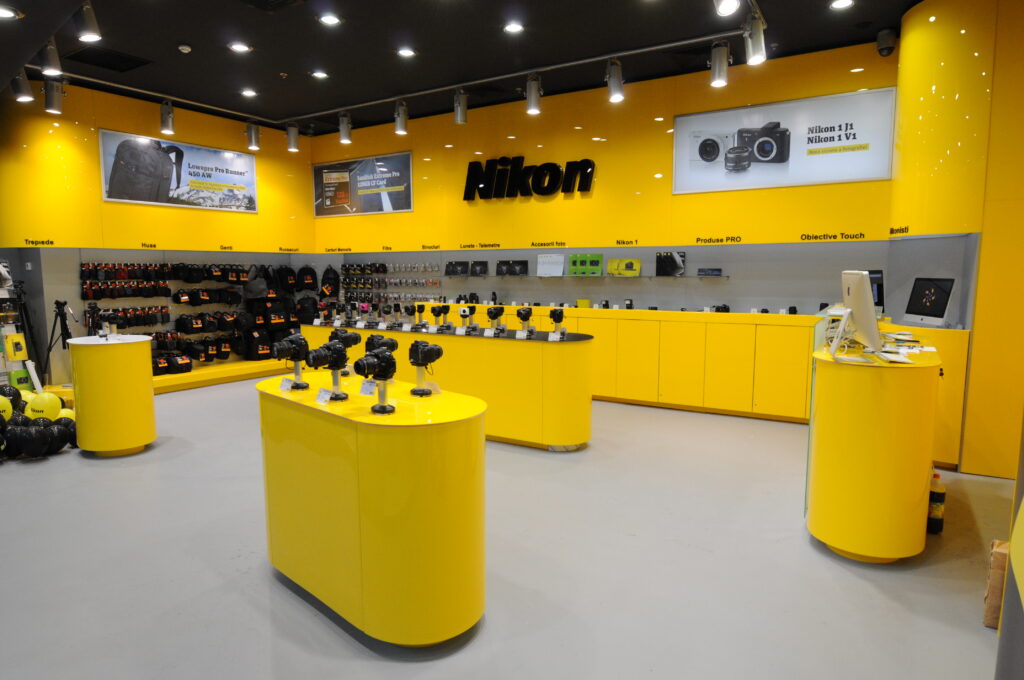Nikon inaugurează al şaptelea Yellow Store