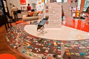 Magazinele Orange vor avea un nou design