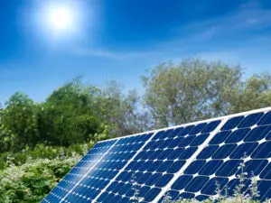 (P) Investiţie de 1,7 milioane de euro într-o fabrică de panouri fotovoltaice